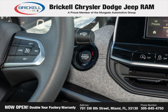 Photo of 2025 Bright White Clearcoat Jeep Compass