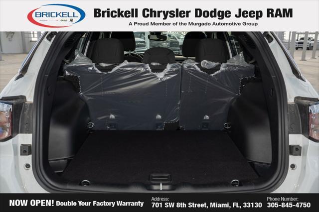 Photo of 2025 Bright White Clearcoat Jeep Compass