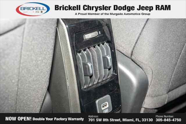 Photo of 2025 Bright White Clearcoat Jeep Compass