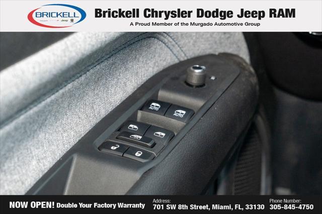 Photo of 2025 Bright White Clearcoat Jeep Compass