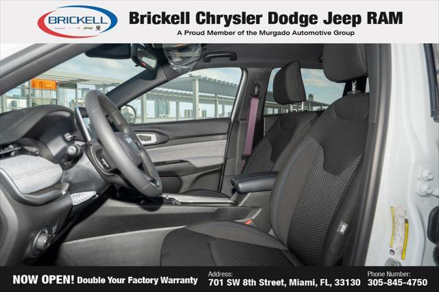 Photo of 2025 Bright White Clearcoat Jeep Compass
