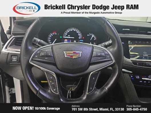 Photo of 2019 Crystal White Tricoat Cadillac XT5