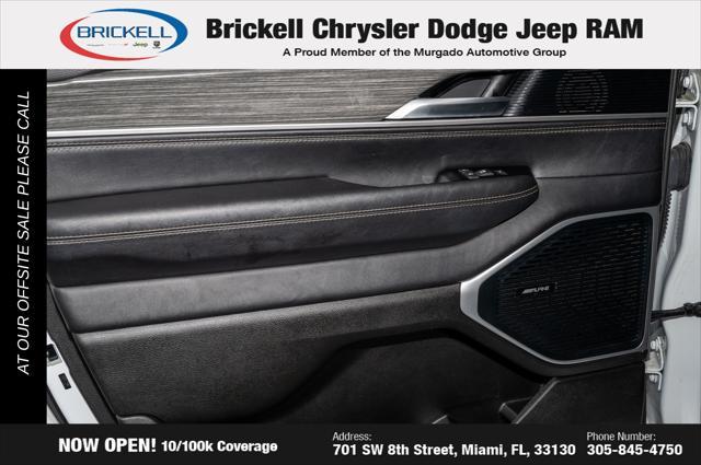 Photo of 2023 Bright White Clearcoat Jeep Wagoneer