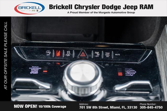 Photo of 2023 Bright White Clearcoat Jeep Wagoneer