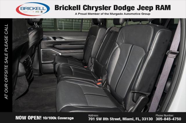 Photo of 2023 Bright White Clearcoat Jeep Wagoneer