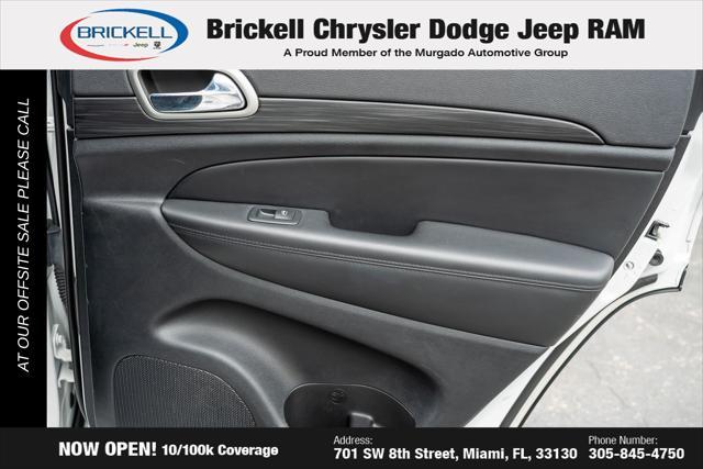 Photo of 2022 Bright White Clearcoat Jeep Grand Cherokee
