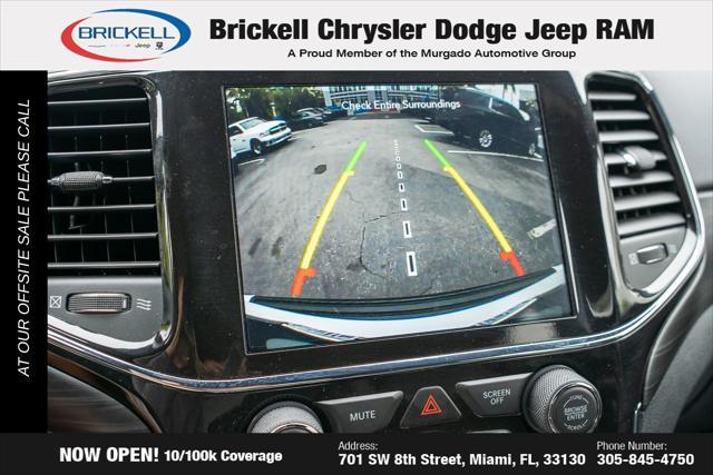 Photo of 2022 Bright White Clearcoat Jeep Grand Cherokee