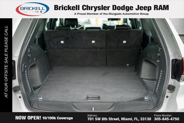 Photo of 2022 Bright White Clearcoat Jeep Grand Cherokee