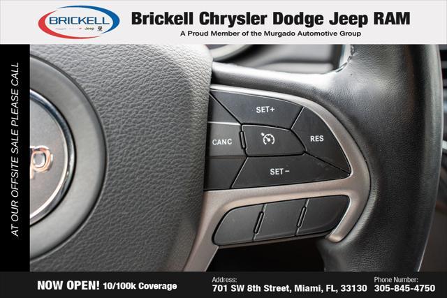 Photo of 2022 Bright White Clearcoat Jeep Grand Cherokee