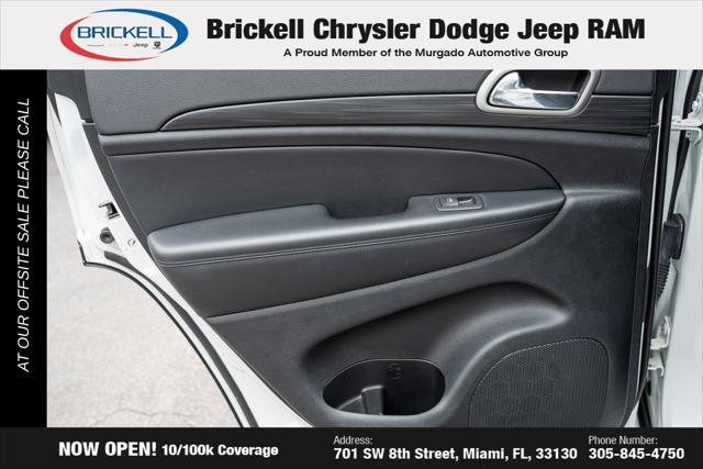 Photo of 2022 Bright White Clearcoat Jeep Grand Cherokee