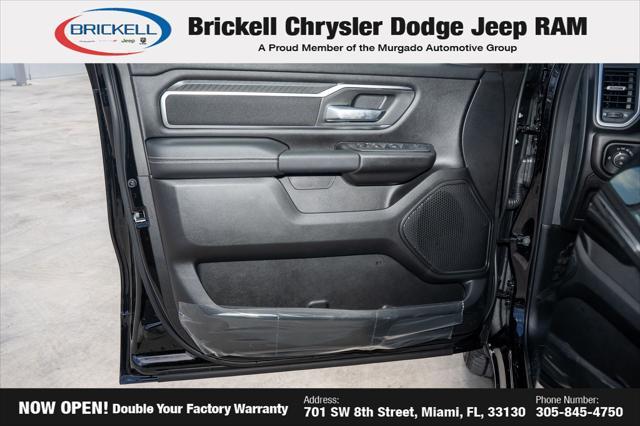Photo of 2025 Diamond Black Crystal Pearlcoat RAM 1500