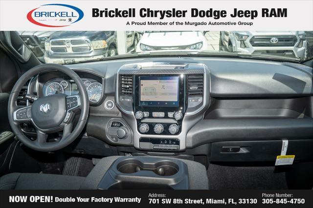 Photo of 2025 Diamond Black Crystal Pearlcoat RAM 1500
