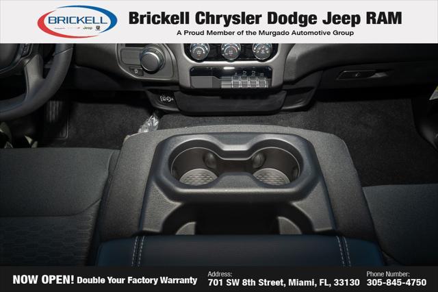 Photo of 2025 Diamond Black Crystal Pearlcoat RAM 1500