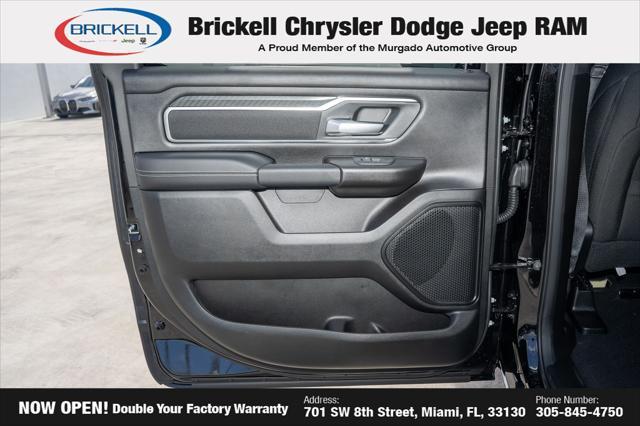 Photo of 2025 Diamond Black Crystal Pearlcoat RAM 1500