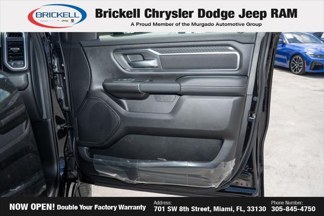 Photo of 2025 Diamond Black Crystal Pearlcoat RAM 1500