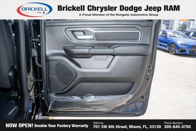 Photo of 2025 Diamond Black Crystal Pearlcoat RAM 1500