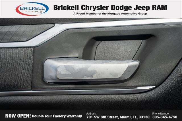 Photo of 2025 Diamond Black Crystal Pearlcoat RAM 1500