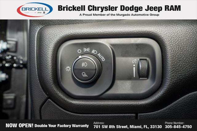 Photo of 2025 Diamond Black Crystal Pearlcoat RAM 1500