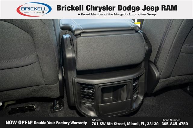 Photo of 2025 Diamond Black Crystal Pearlcoat RAM 1500