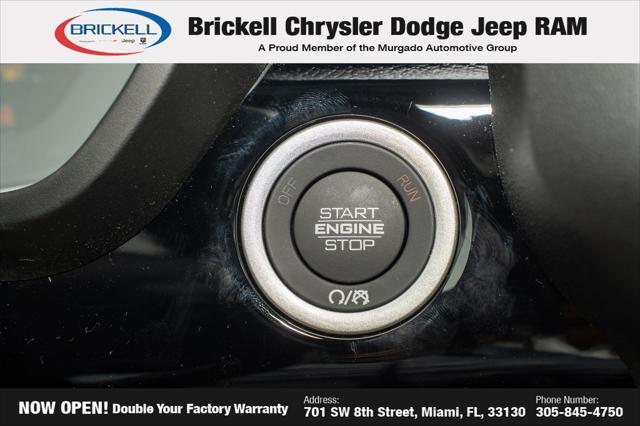 Photo of 2025 Ivory White Tri-Coat Pearlcoat RAM 1500