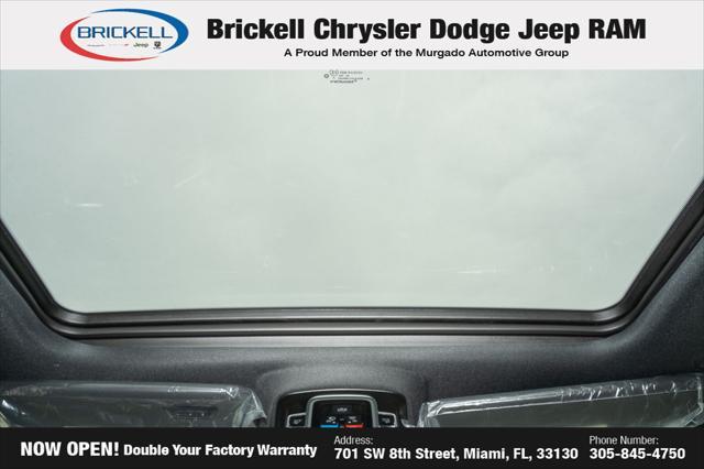 Photo of 2025 Ivory White Tri-Coat Pearlcoat RAM 1500