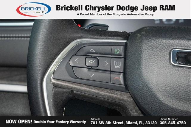 Photo of 2025 Diamond Black Crystal Pearlcoat Jeep Grand Cherokee
