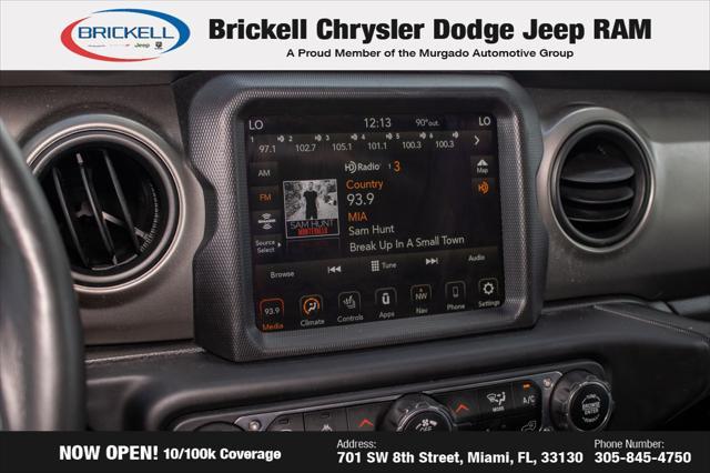 Photo of 2021 Bright White Clearcoat Jeep Wrangler