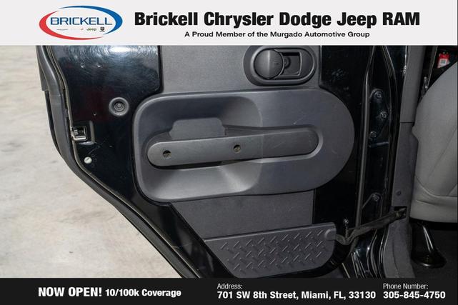 Photo of 2009 Black Clearcoat Jeep Wrangler Unlimited