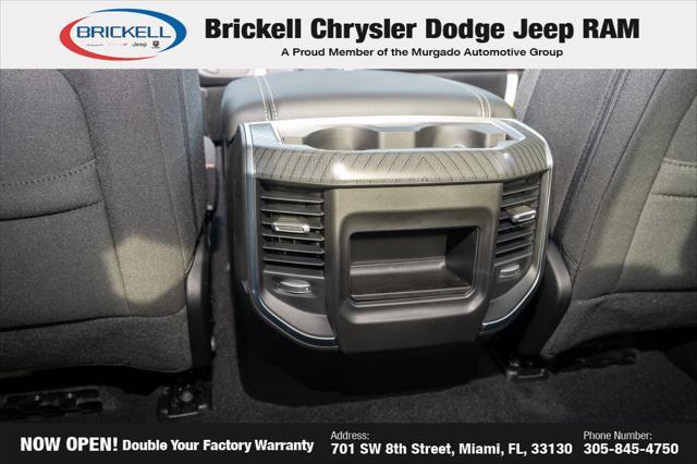 Photo of 2025 Diamond Black Crystal Pearlcoat RAM 1500