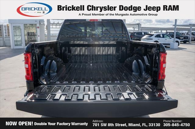 Photo of 2025 Diamond Black Crystal Pearlcoat RAM 1500