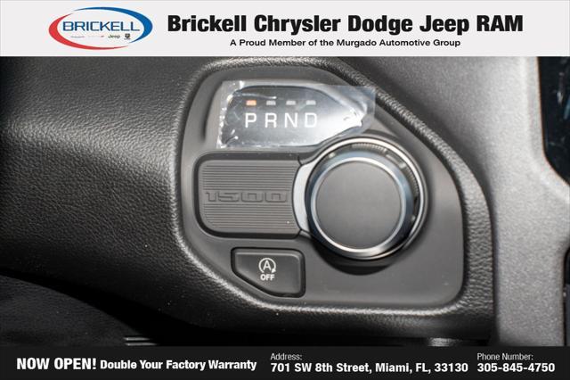 Photo of 2025 Diamond Black Crystal Pearlcoat RAM 1500
