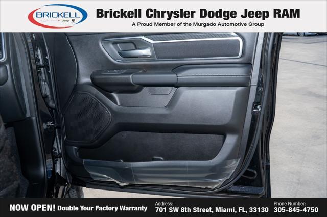 Photo of 2025 Diamond Black Crystal Pearlcoat RAM 1500