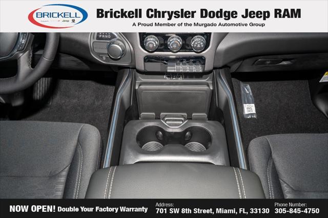 Photo of 2025 Diamond Black Crystal Pearlcoat RAM 1500