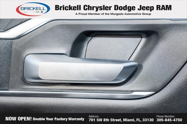 Photo of 2025 Diamond Black Crystal Pearlcoat RAM 1500