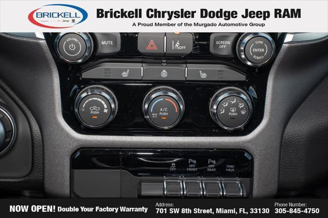 Photo of 2025 Diamond Black Crystal Pearlcoat RAM 1500