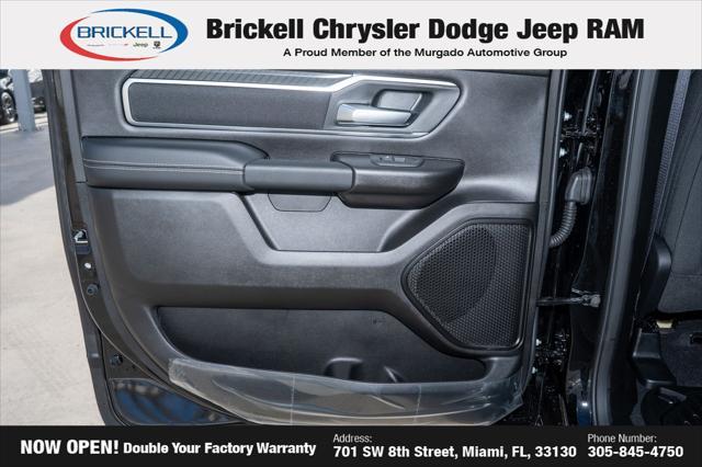 Photo of 2025 Diamond Black Crystal Pearlcoat RAM 1500