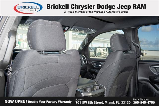 Photo of 2025 Diamond Black Crystal Pearlcoat RAM 1500