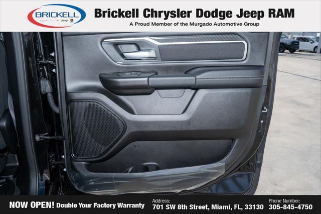 Photo of 2025 Diamond Black Crystal Pearlcoat RAM 1500