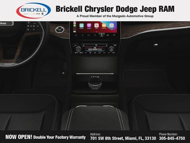 Photo of 2025 Bright White Clearcoat Jeep Grand Cherokee
