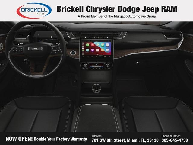 Photo of 2025 Bright White Clearcoat Jeep Grand Cherokee