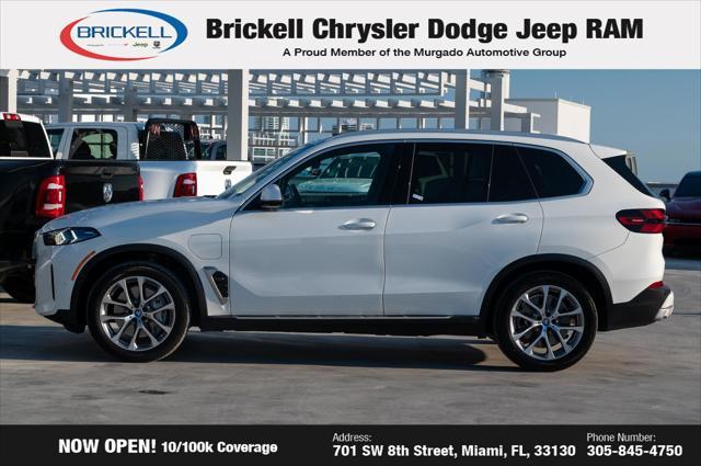 Photo of 2024 White BMW X5 PHEV