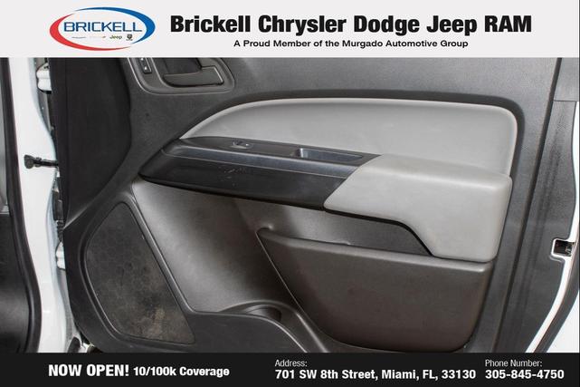 Photo of 2022 Summit White GMC Canyon