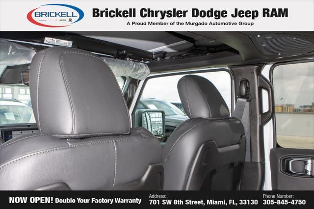 Photo of 2025 Bright White Clearcoat Jeep Wrangler