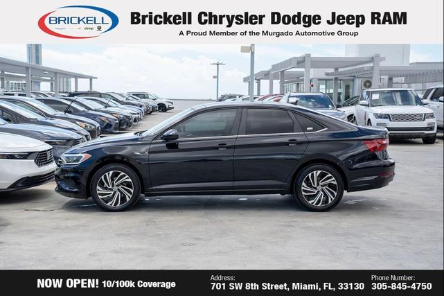 Photo of 2021 Deep Black Pearl Volkswagen Jetta