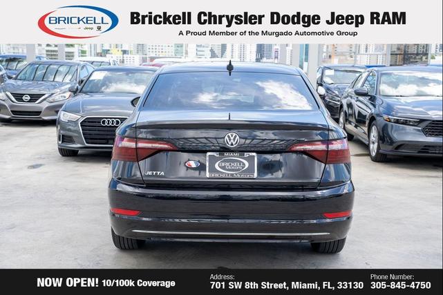 Photo of 2021 Deep Black Pearl Volkswagen Jetta
