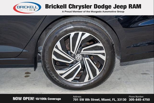 Photo of 2021 Deep Black Pearl Volkswagen Jetta