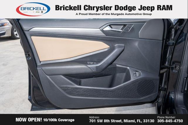 Photo of 2021 Deep Black Pearl Volkswagen Jetta