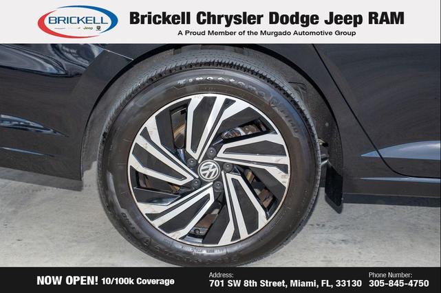 Photo of 2021 Deep Black Pearl Volkswagen Jetta