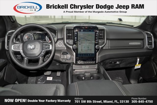 Photo of 2025 Diamond Black Crystal Pearlcoat RAM 1500
