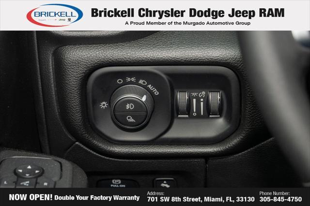 Photo of 2025 Diamond Black Crystal Pearlcoat RAM 1500
